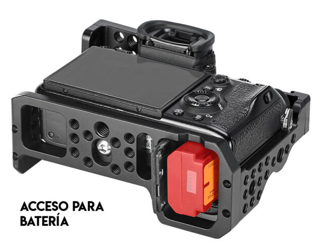 Acceso a la batería de la Camera Cage Leofoto para Sony A7R3, A7III y A9