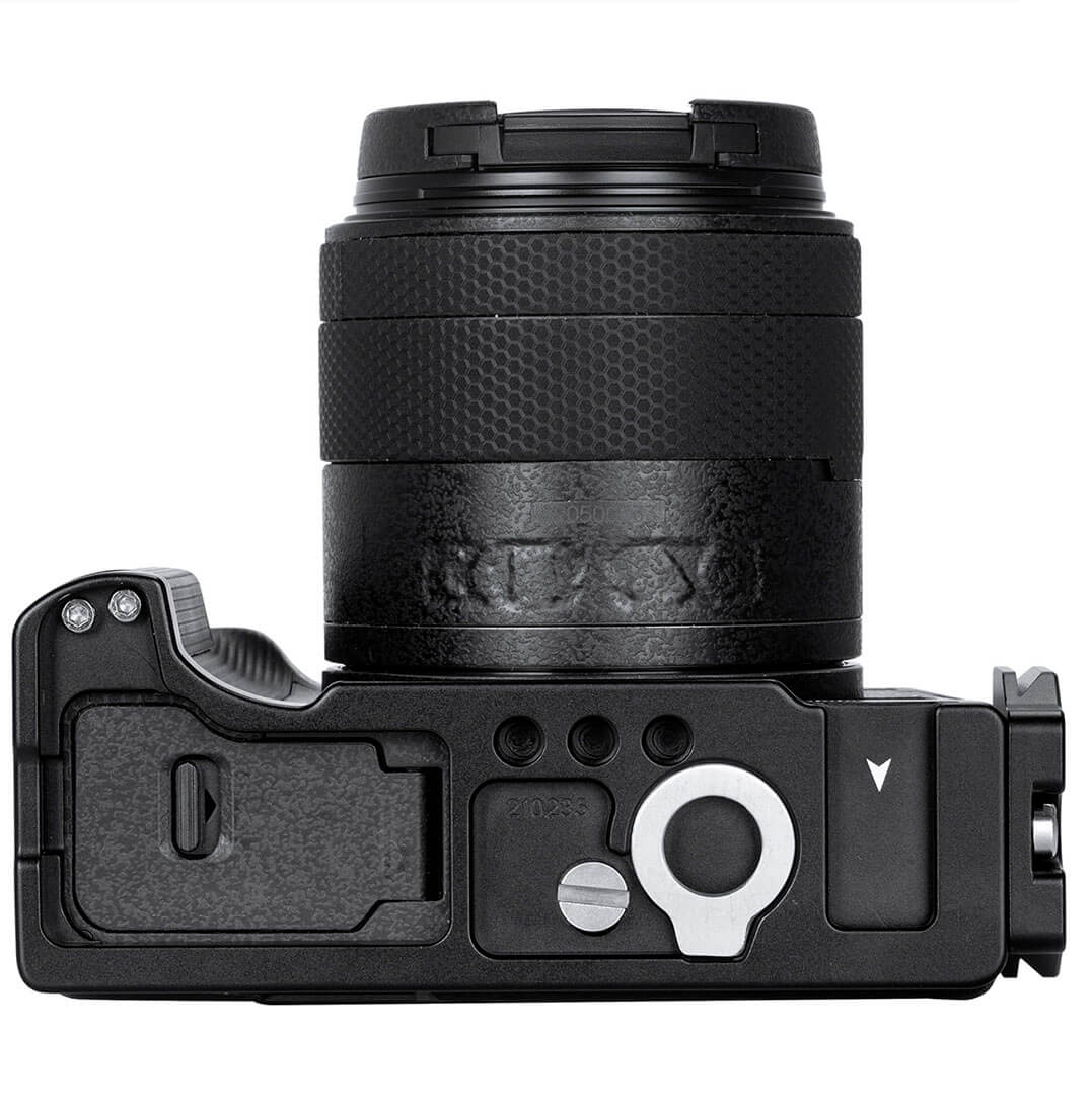 vista inferior de la placa Leofoto LPC-R50V L-Bracket